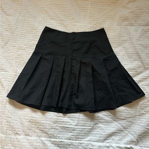 PERFECT BLACK PLEATED MINI SKIRT